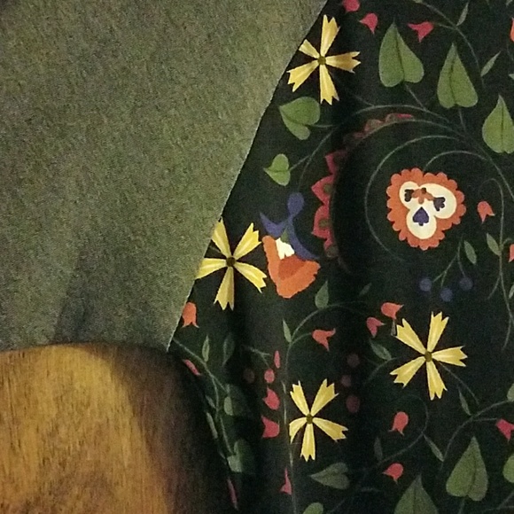 Lularoe Randy Tee - Picture 4 of 5